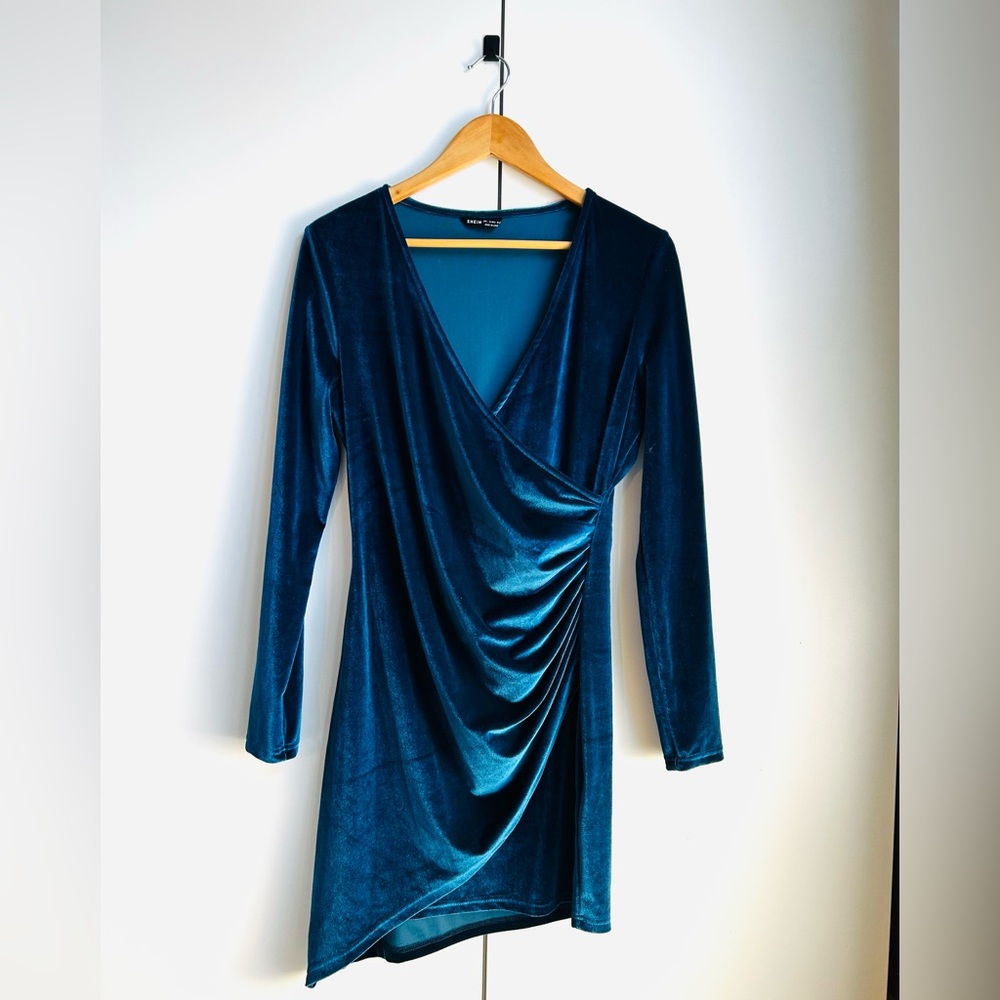 SHEIN Deep Blue Velvet Long Sleeve Dress